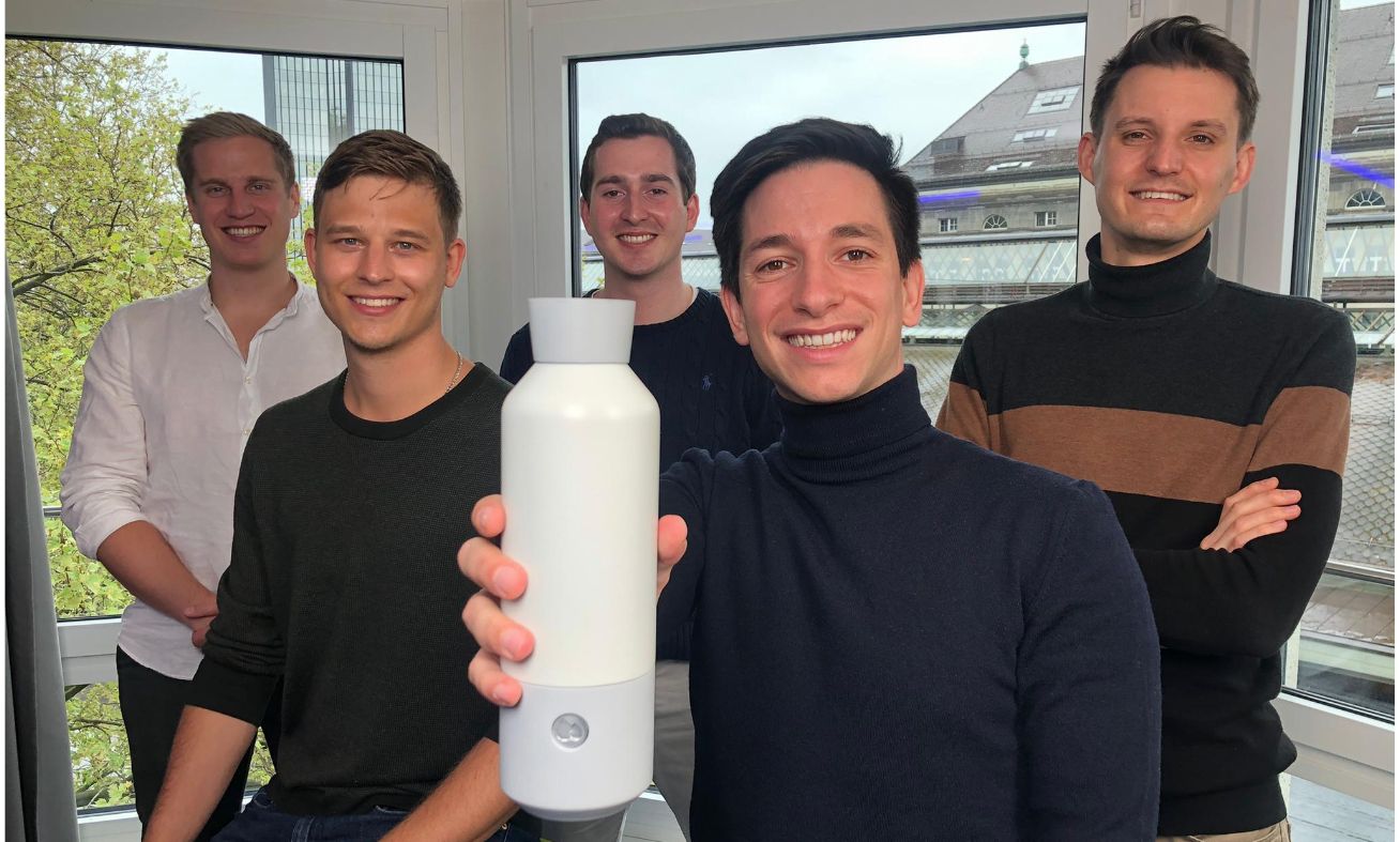 Die fünf Bottle+ Ko-Gründer Linus Lingg, Christian Käser, Gregor Heusser, Luca Serratore, Nicolas Wild (von links)