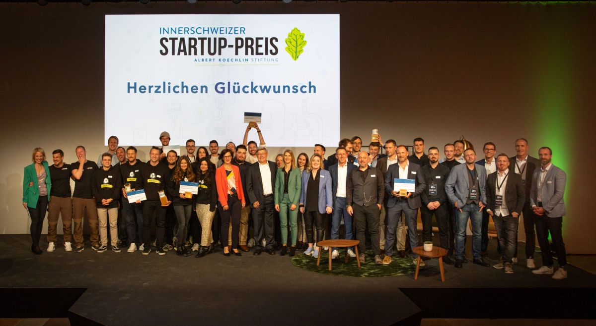 Gewinner und Jury innerschweizer Startup Preis