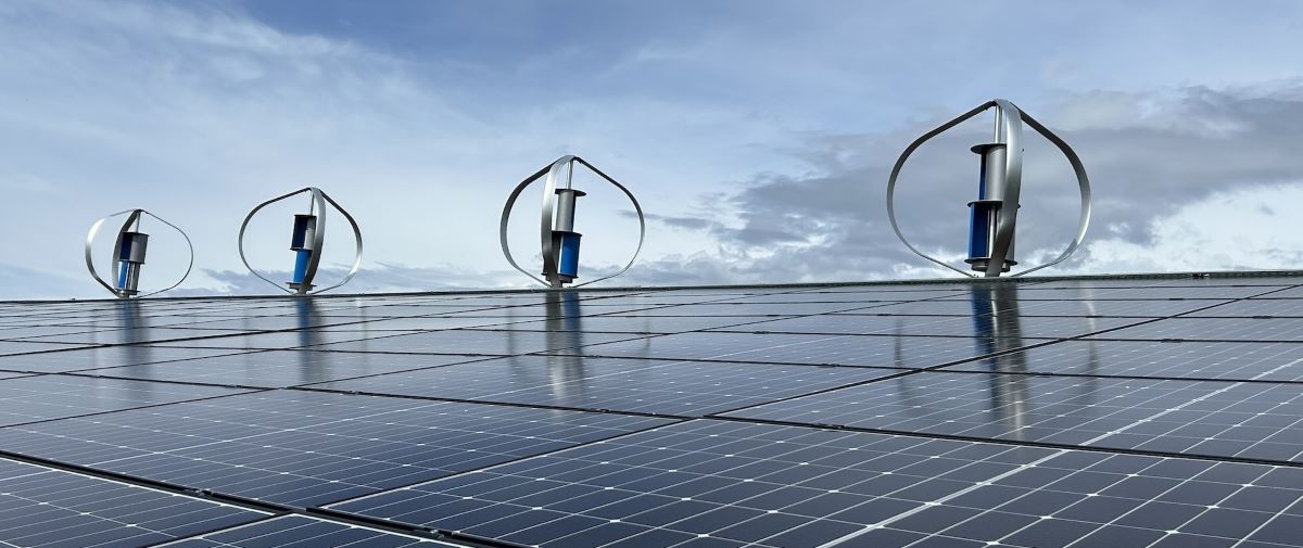 Hybride Wind-Solar-Anlage