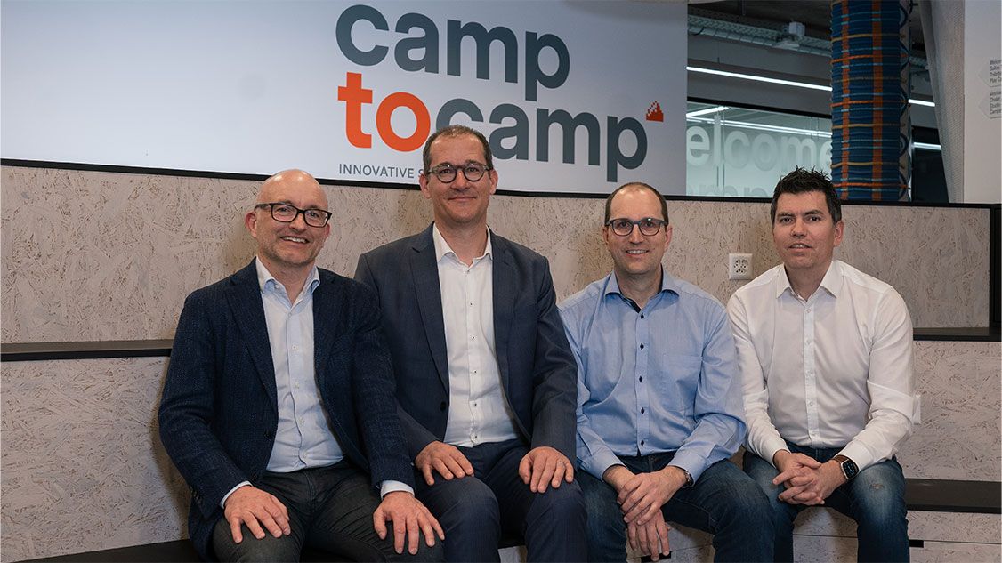 From left to right: Claude Philipona (Founder & Managing Partner Camptocamp), Thomas Wettstein (Head of IT Solutions Swisscom Business Customers), Luc Maurer (Founder & Managing Partner Camptocamp), Julien Grépillat (Head of Solutions Sales West & Allianc