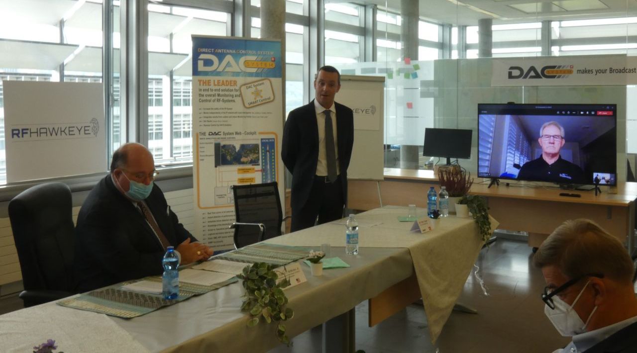 Press conference with Ambassador Edward McMullen (left) and DAC System CEO Pietro Casati.