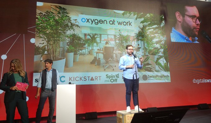 Oxygen at Work on stage