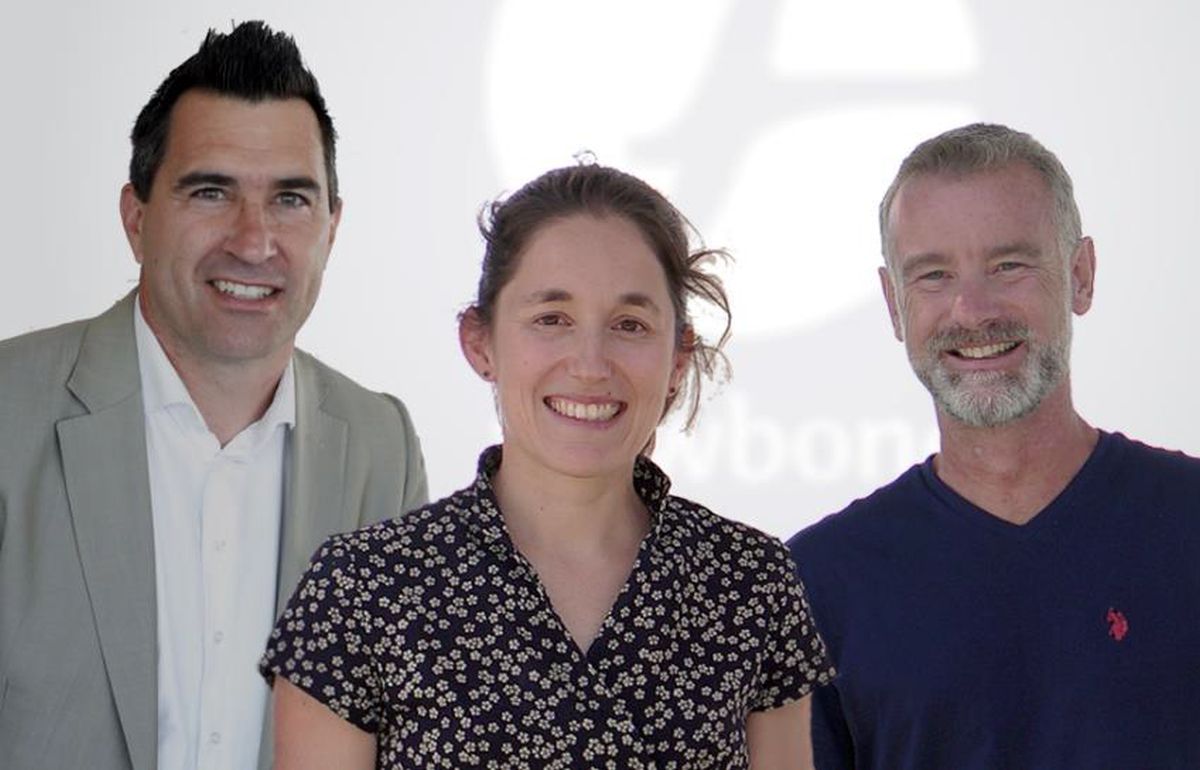 flowbone co-founders Dr. Régis Gauderon, Dr. Ulrike Kettenberger, and Prof. Dominique Pioletti