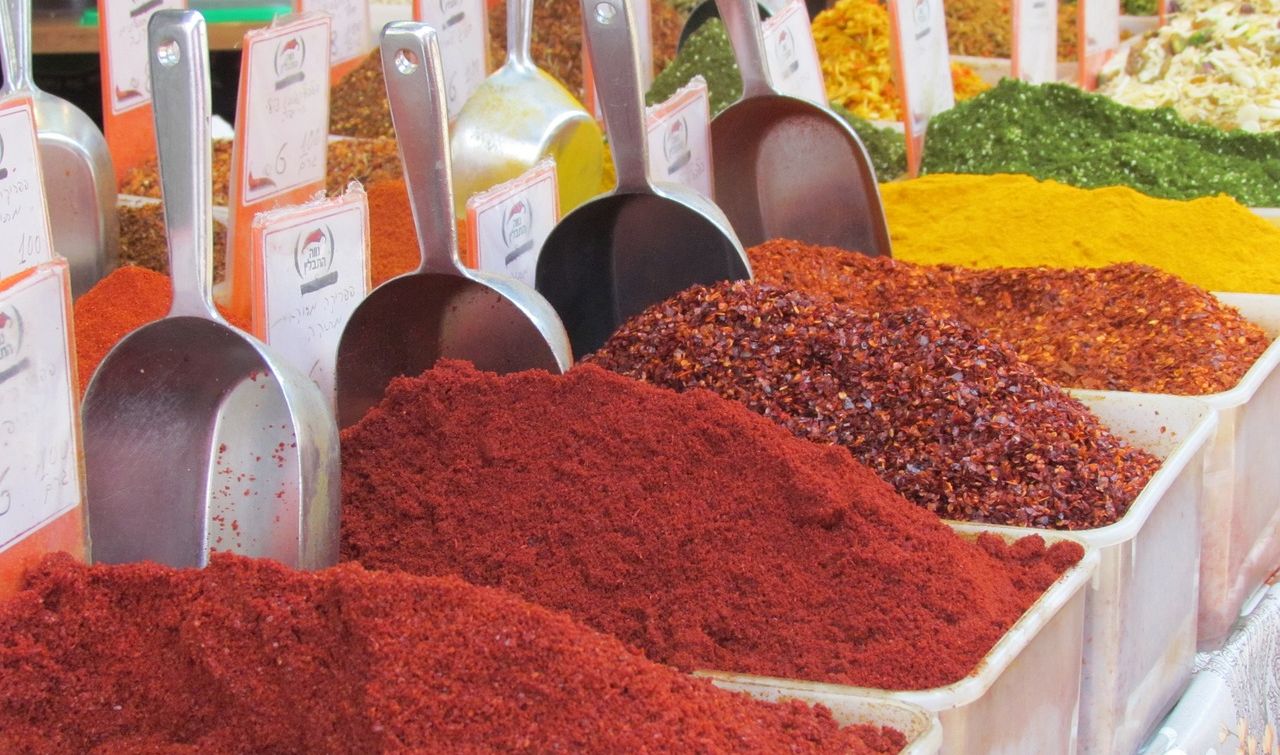 symbolic picture spices on a markt in Jerusalem